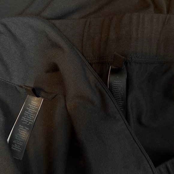 Skims Soft Lounge Sleep Set - Picture 8 of 8